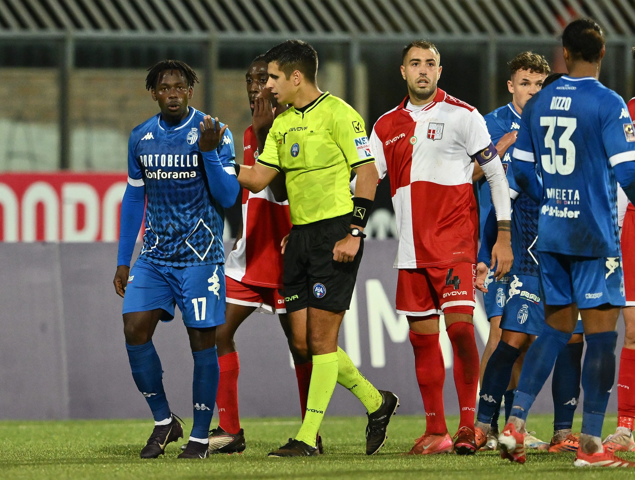 Il Rimini in campo contro l’Ascoli in questa stagione.