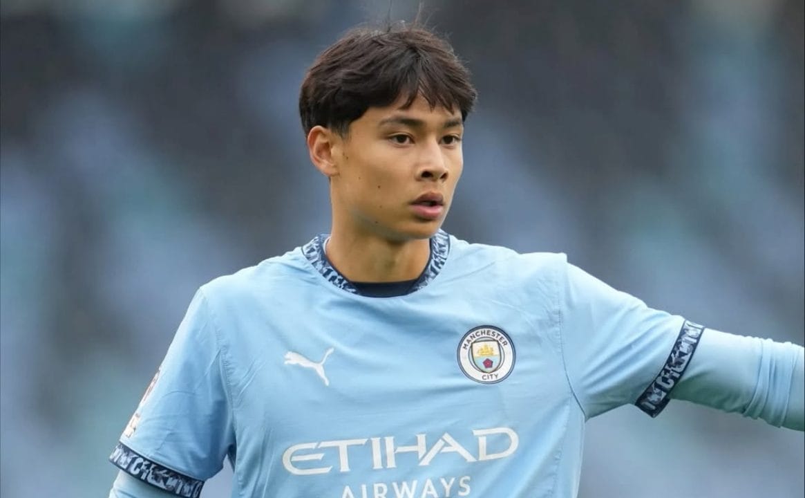 Lascia il Manchester City per studiare a Oxford: "Correvamo dietro alla palla come cani per mezz'ora"