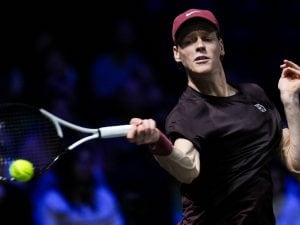 Jannik-Sinner-oggi-Auger-Aliassime-finale-Masters-1000-Parigi-orario-a-che-ora-inizia-diretta-TV-live-streaming-dove-vedere-quando-numero-uno-ranking-ATP-classifica-300x225.jpg