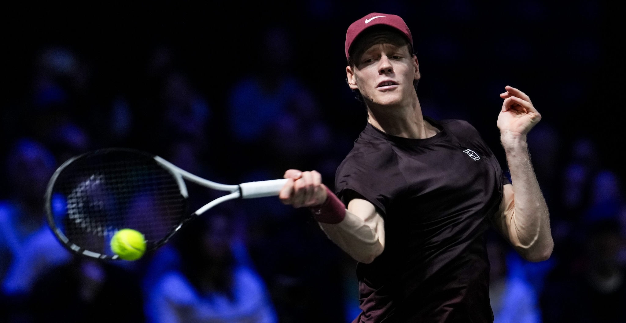 Sinner-Auger Aliassime in finale a Parigi, Jannik per il titolo e il numero uno: orario e dove vederla in TV