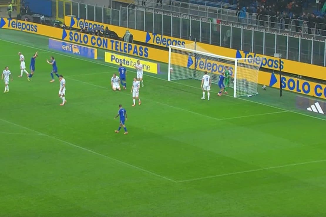 Il momento in cui l’Italia segna il gol del vantaggio.