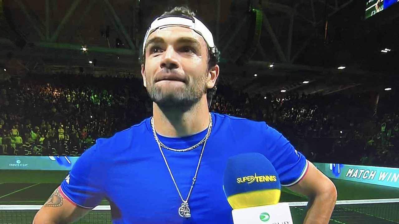 Berrettini commosso dopo la vittoria in Coppa Davis: "Mi siete mancati da morire. Non potevo mollare"