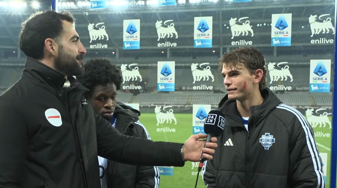 Chiedono a Nico Paz del metodo Fabregas, a lui scappa una parolaccia: imbarazzo in diretta