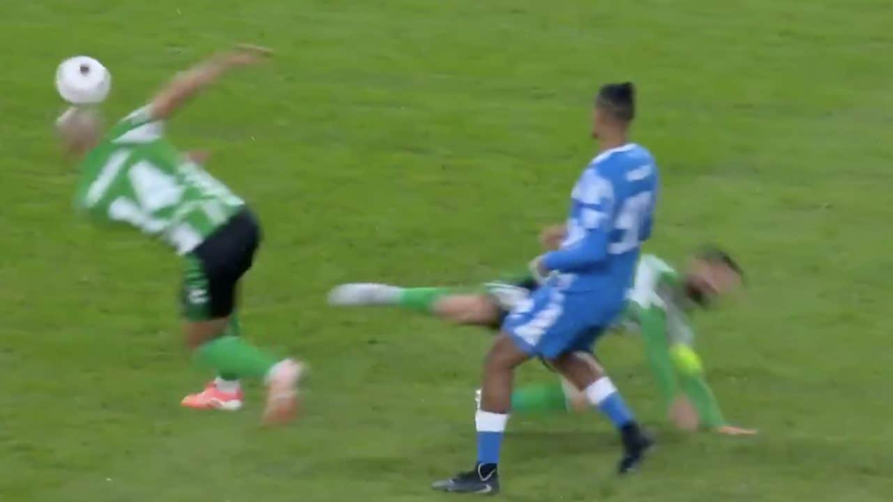 Isco subisce un infortunio surreale per colpa di un compagno: il contrasto con Amrabat è inspiegabile