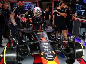 Verstappen-parte-pit-lane-oggi-cambia-griglia-partenza-GP-Brasile-cosa-successo-300x225.jpg