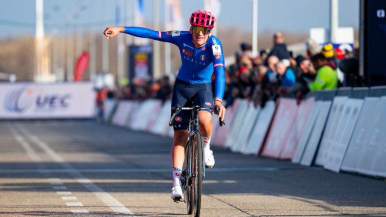 Mattia Agostinacchio straordinario Campione d'Europa di ciclocross U23: al debutto, fulmina i migliori