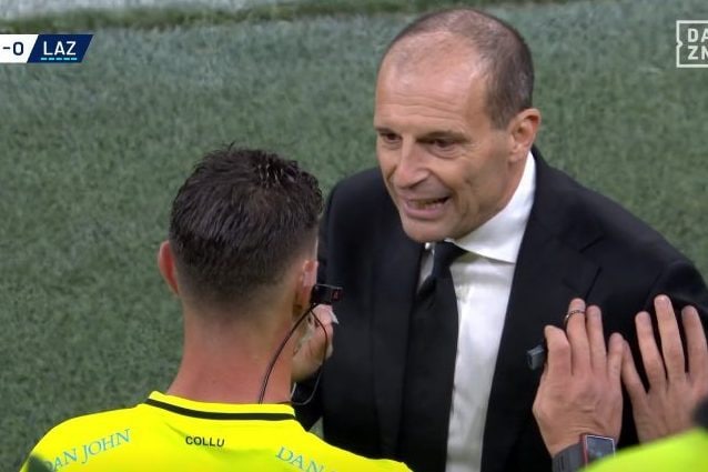 Max Allegri faccia a faccia con l’arbitro Collu al culmine della tensione nel finale di Milan–Lazio