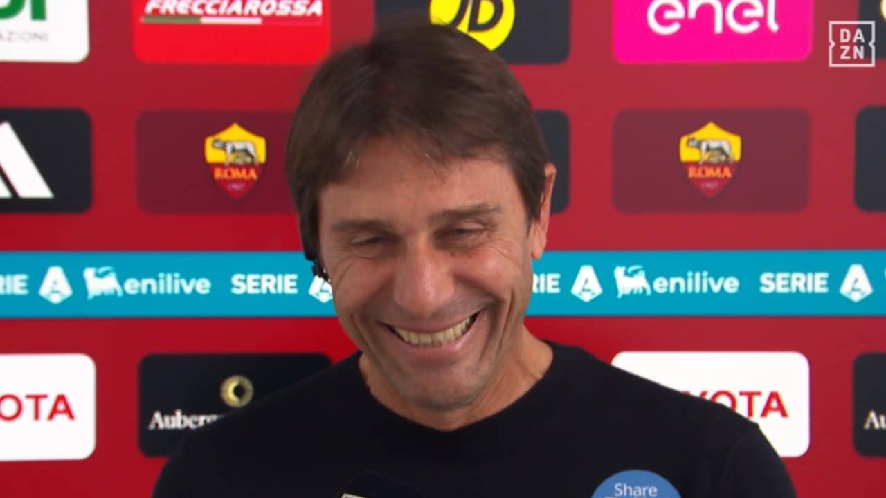 Mostrano in diretta a Conte il tweet di De Laurentiis: "Ma il presidente si riferiva a me?"