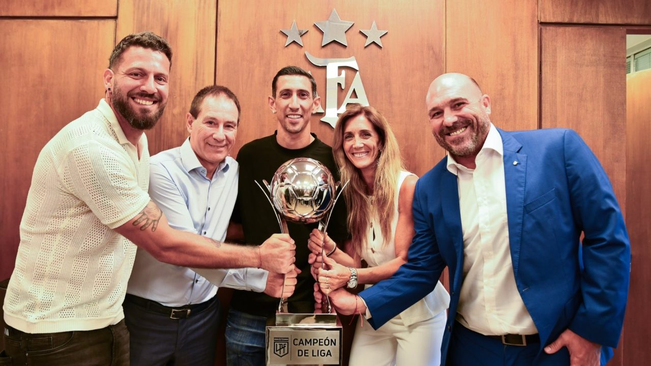 In Argentina inventano un nuovo trofeo a metà stagione e lo assegnano al Rosario Central: sconcerto e polemiche