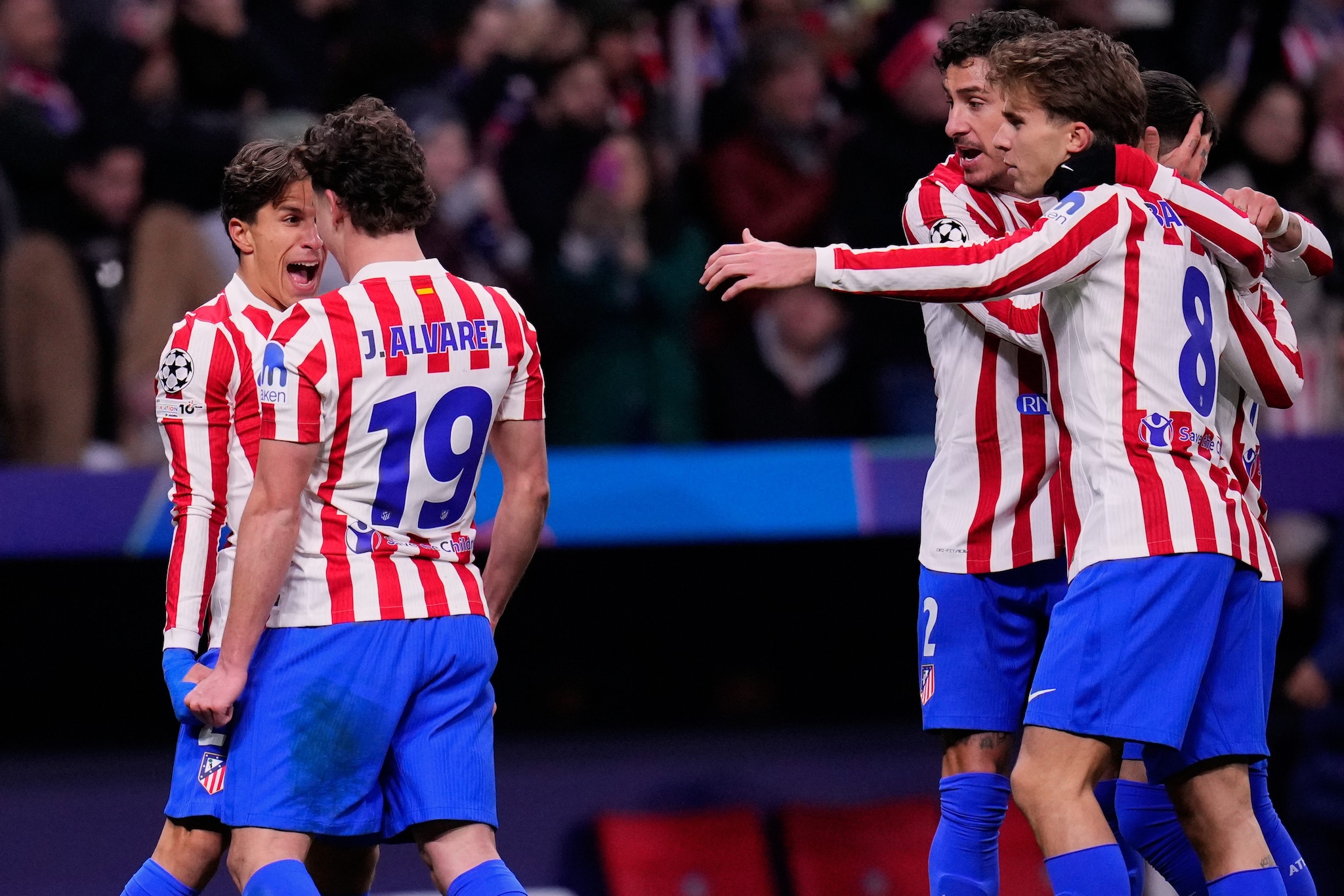 Alvarez esulta per l’1–0 all’Inter in Champions League