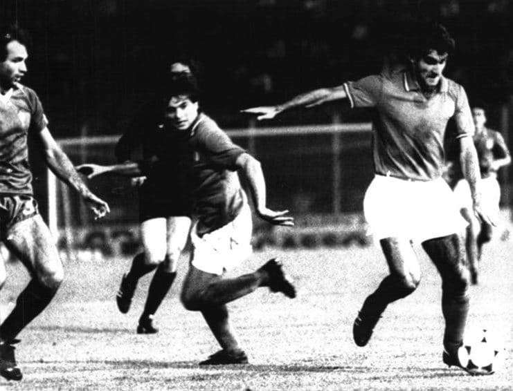 Massimo Briaschi in azione con la maglia della nazionale olimpica nel 1983.