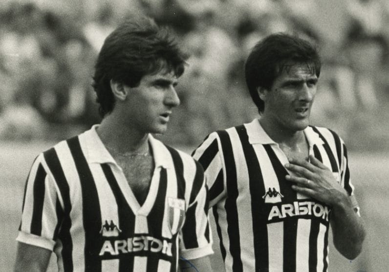 Briaschi in campo con la Juventus al fianco di Scirea.