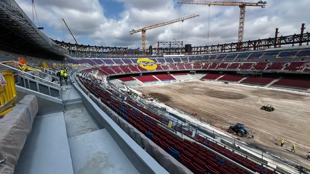 Scandalo Barcellona, 79 operai irregolari nel cantiere del Camp Nou: multe da un milione di euro