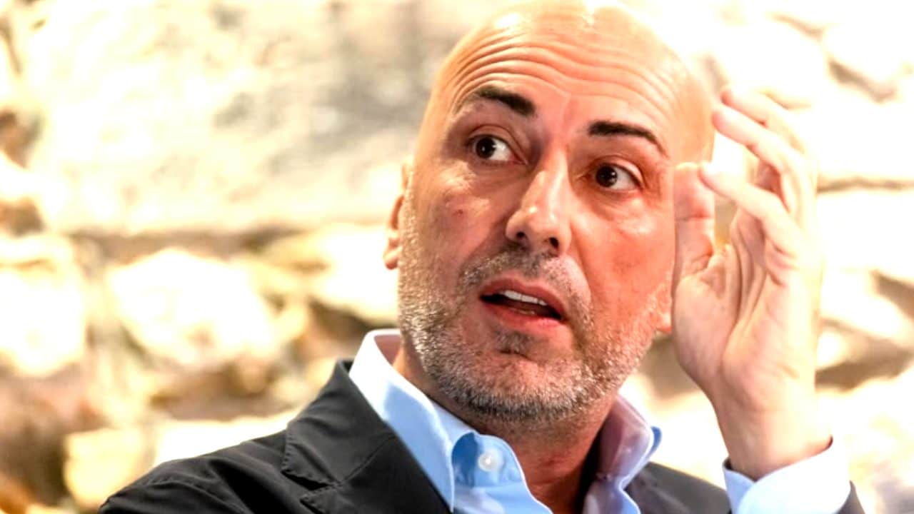 Alex Carera: "Il ciclismo è in crisi, vanno cambiate le regole. Servono Trenitalia e Poste Italiane"