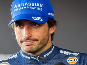 carlos-sainz-assente-gp-brasile-2025-malessere-interlagos-cosa-successo-rischio-scenari-sostituti-300x225.jpg