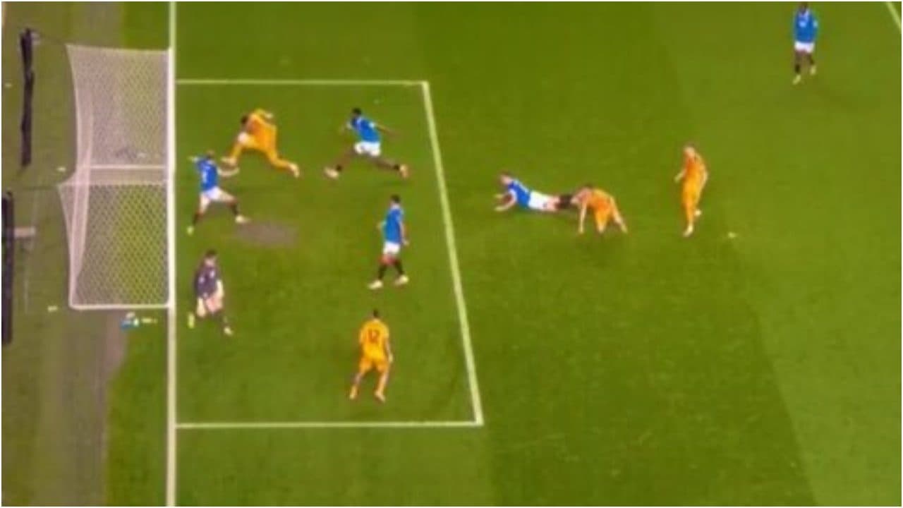 Celik si divora un gol clamoroso a porta vuota: era più facile segnare che colpire la traversa