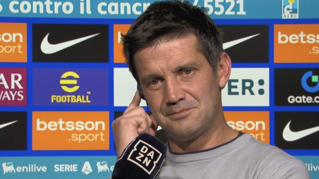 Chivu dà un suggerimento a Lautaro Martinez dopo il gol alla Lazio: gli spiega come segnare