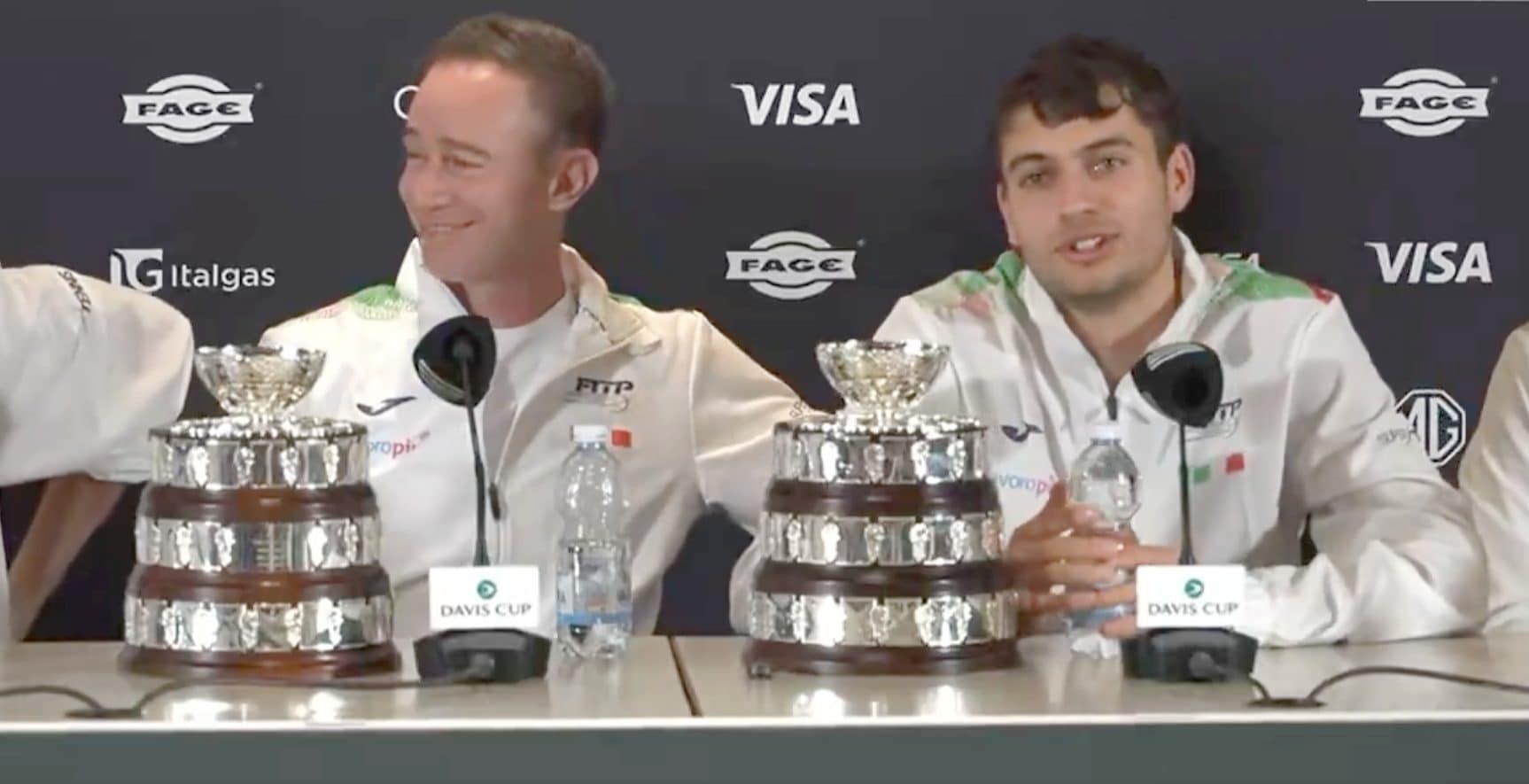 Cobolli stordito dopo la Davis, Berrettini lo sveglia: "Stai a diventa' famoso. Te ne accorgi o no?"