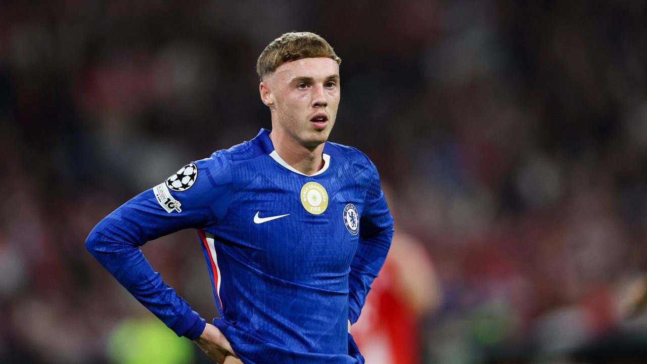 L'assurdo infortunio di Cole Palmer: si frattura il dito del piede sbattendo contro una porta