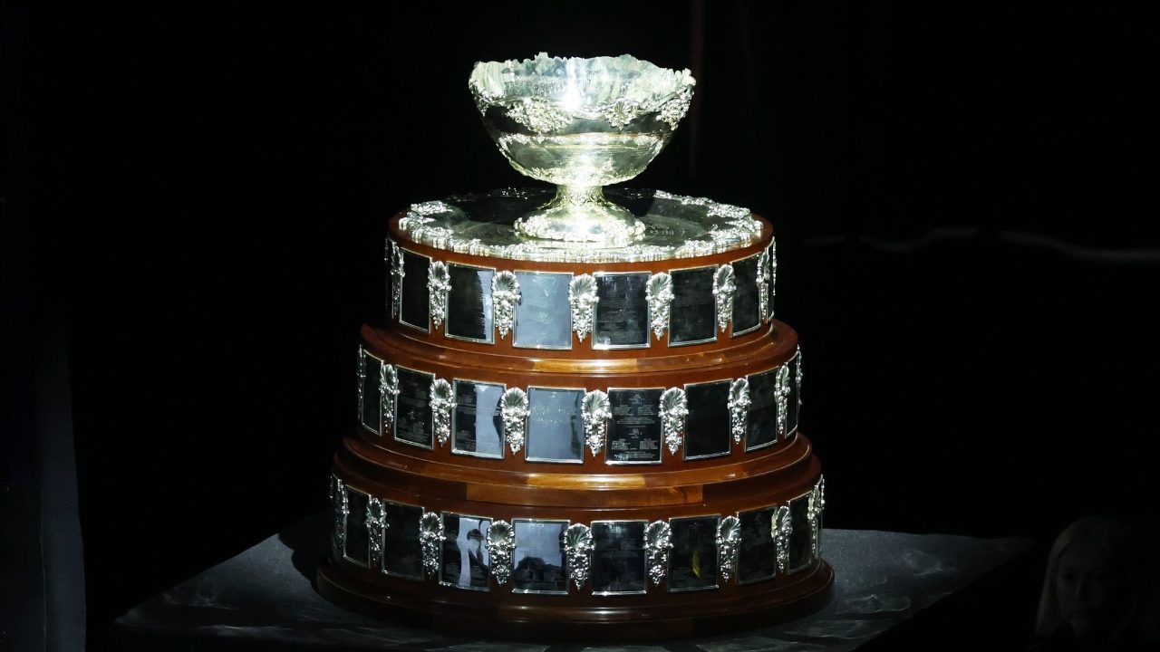 Perché il trofeo della Coppa Davis è un'insalatiera? Quanto pesa, com'è fatto e quanto vale