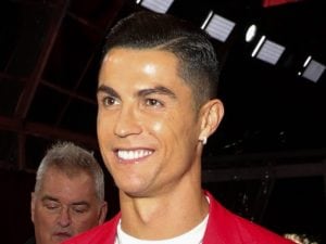 cristiano-ronaldo-4-300x225.jpg