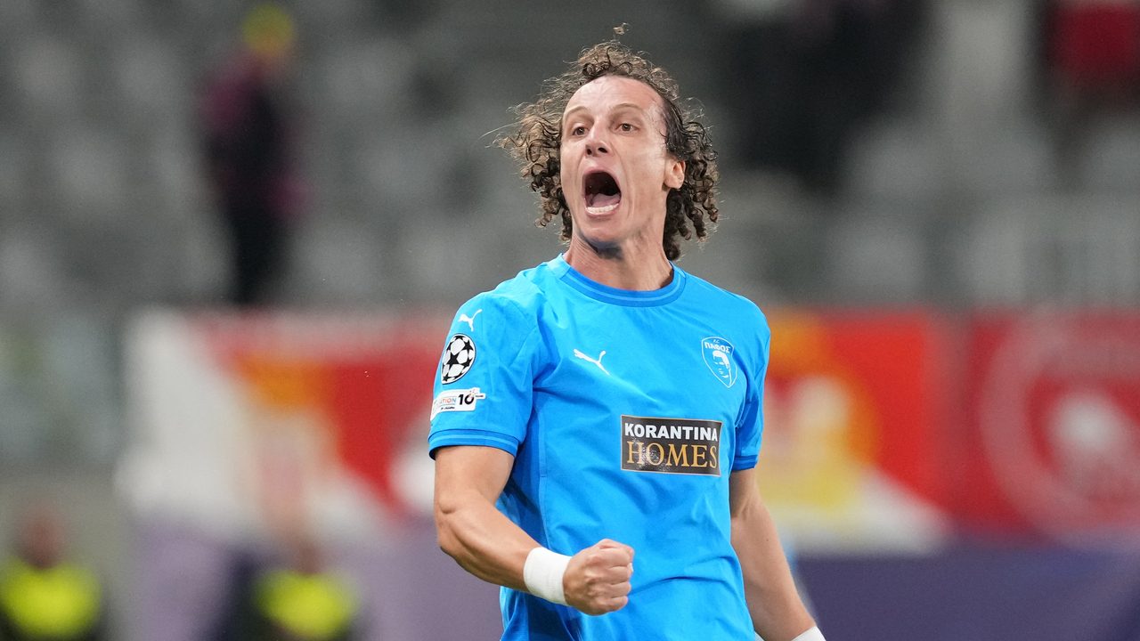 David Luiz torna a segnare in Champions League a 38 anni: l'ultimo gol contro la Roma nel 2017