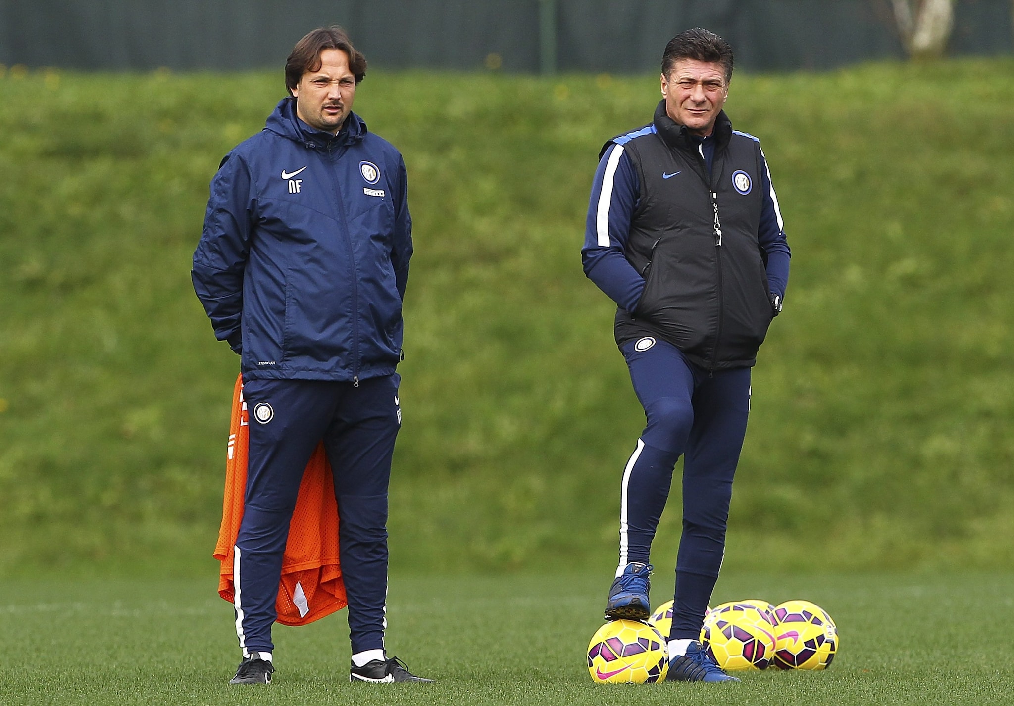 Nicolò Frustalupi e Walter Mazzarri durante un allenamento all’Inter.