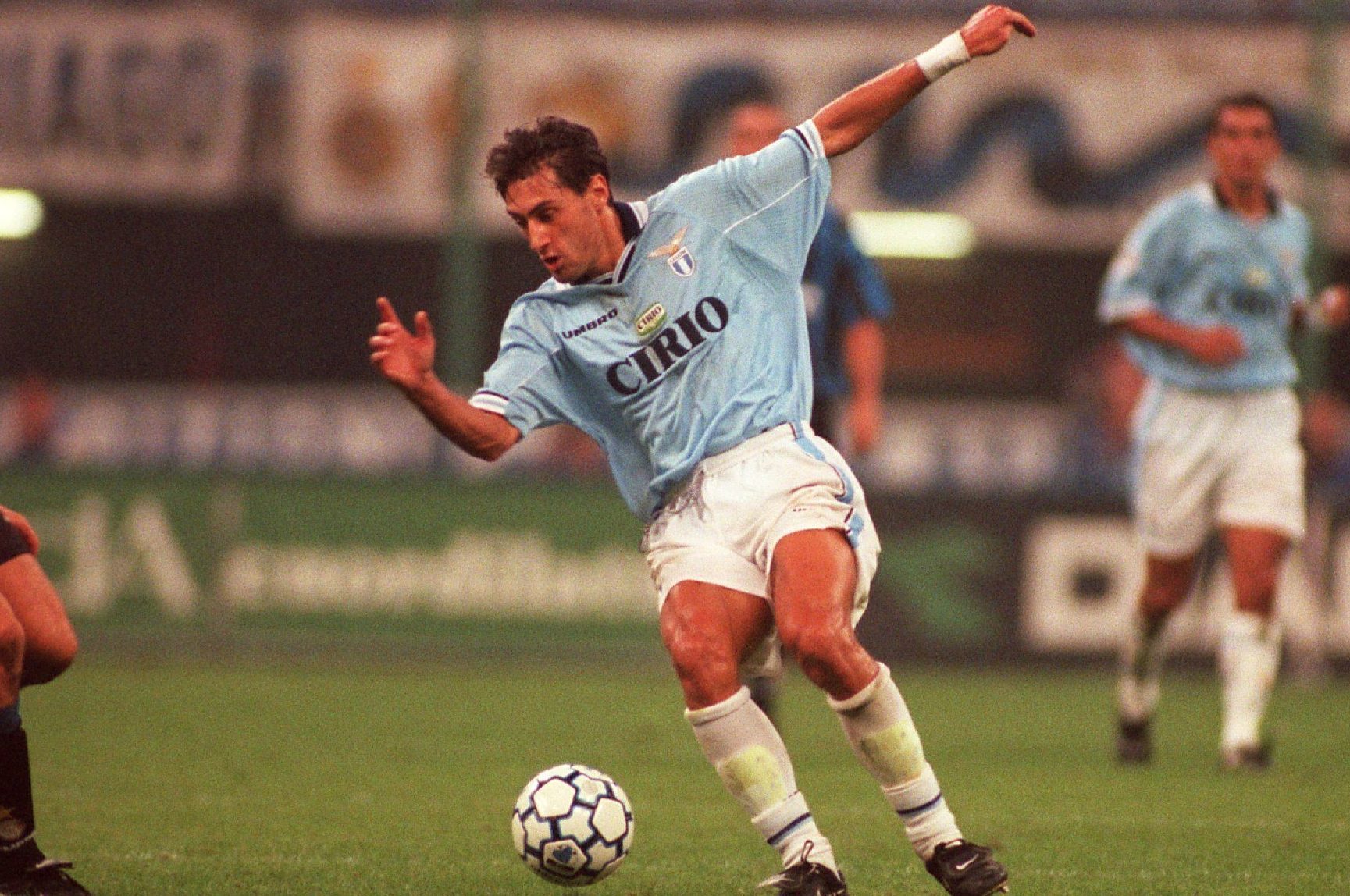Diego Fuser con la maglia della Lazio nel 1997