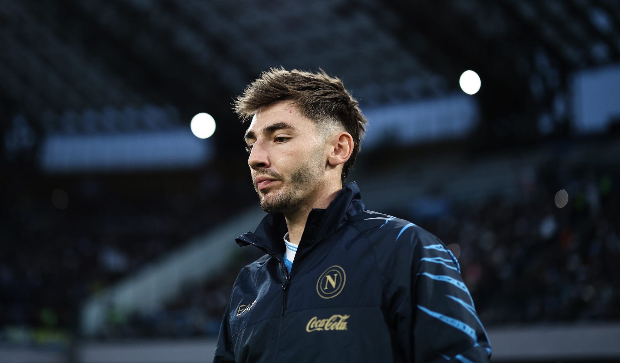 Gilmour, la visita per l'infortunio è una mazzata per il Napoli: quando torna con l'operazione