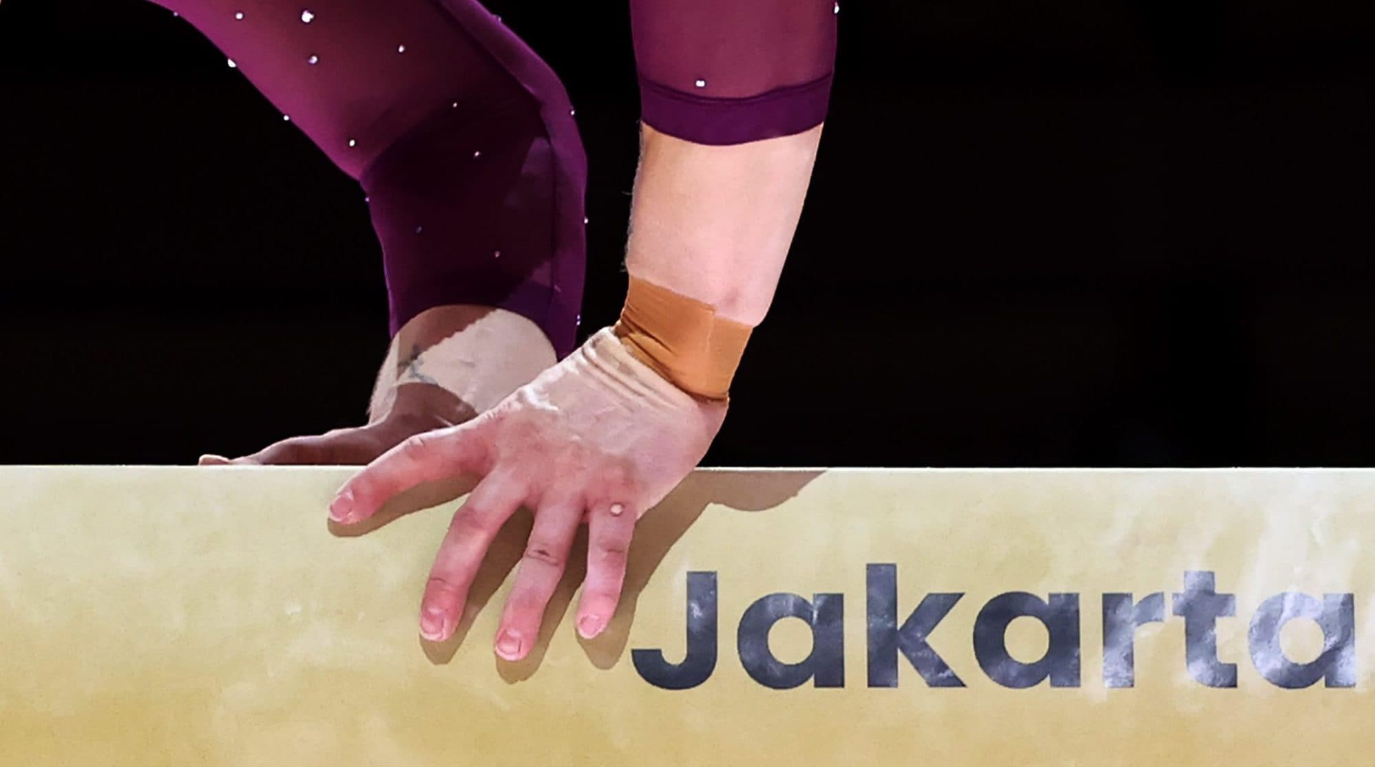 La stanza degli orrori nella ginnastica: "Eravamo bambine, ci picchiavano con la frusta"