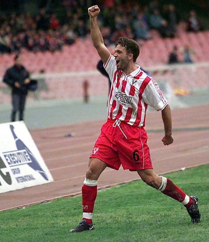 L’esultanza per un gol ai tempi del Vicenza.