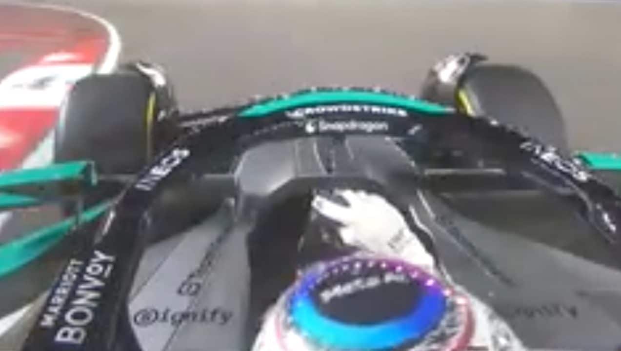 Kimi Antonelli tiene il volante in modo unico: in F1 nessuno muove le mani come lui