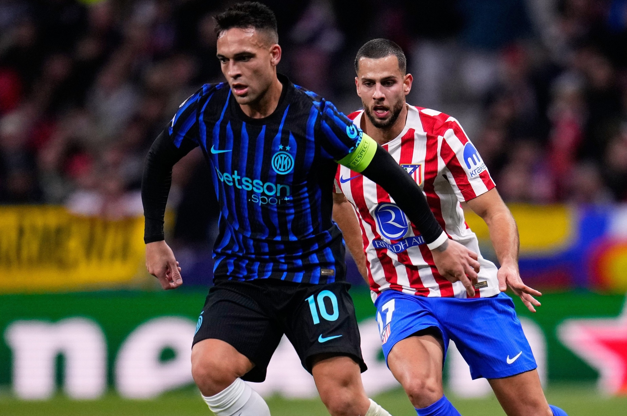 Lautaro Martinez impegnato a Madrid contro l’Atletico: dolorosa sconfitta per i nerazzurri