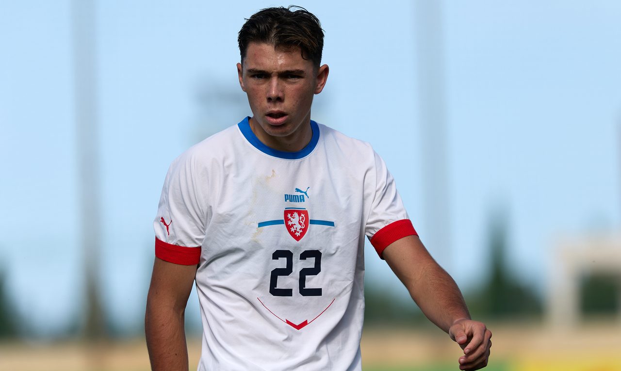 Louis Buffon segna la 2ª tripletta consecutiva con la Repubblica Ceca: perché non gioca con l'Italia