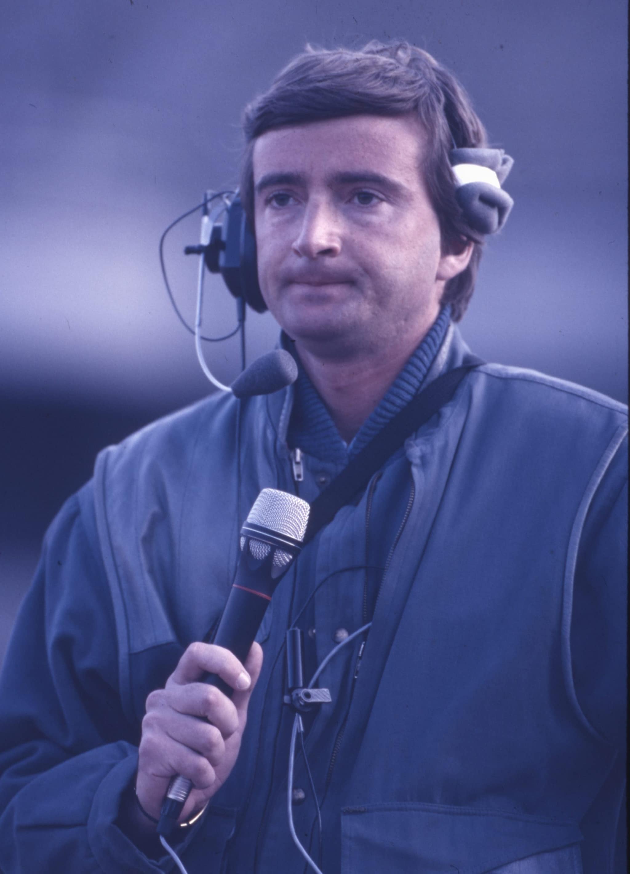 Carlo Nesti durante uno dei suoi collegamenti in carriera.