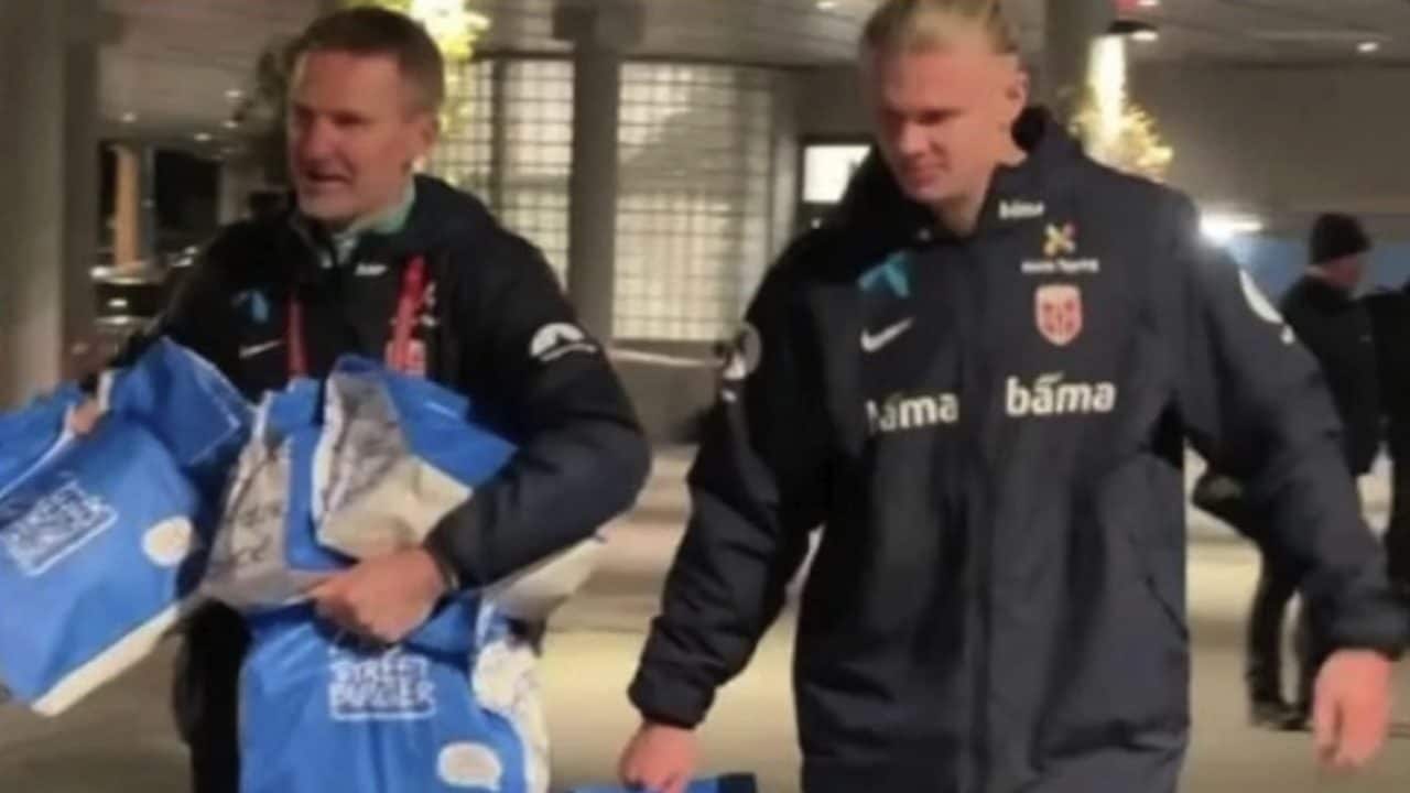 La Norvegia festeggia la qualificazione ai Mondiali mentre l'Italia sta giocando: Haaland ha un'idea