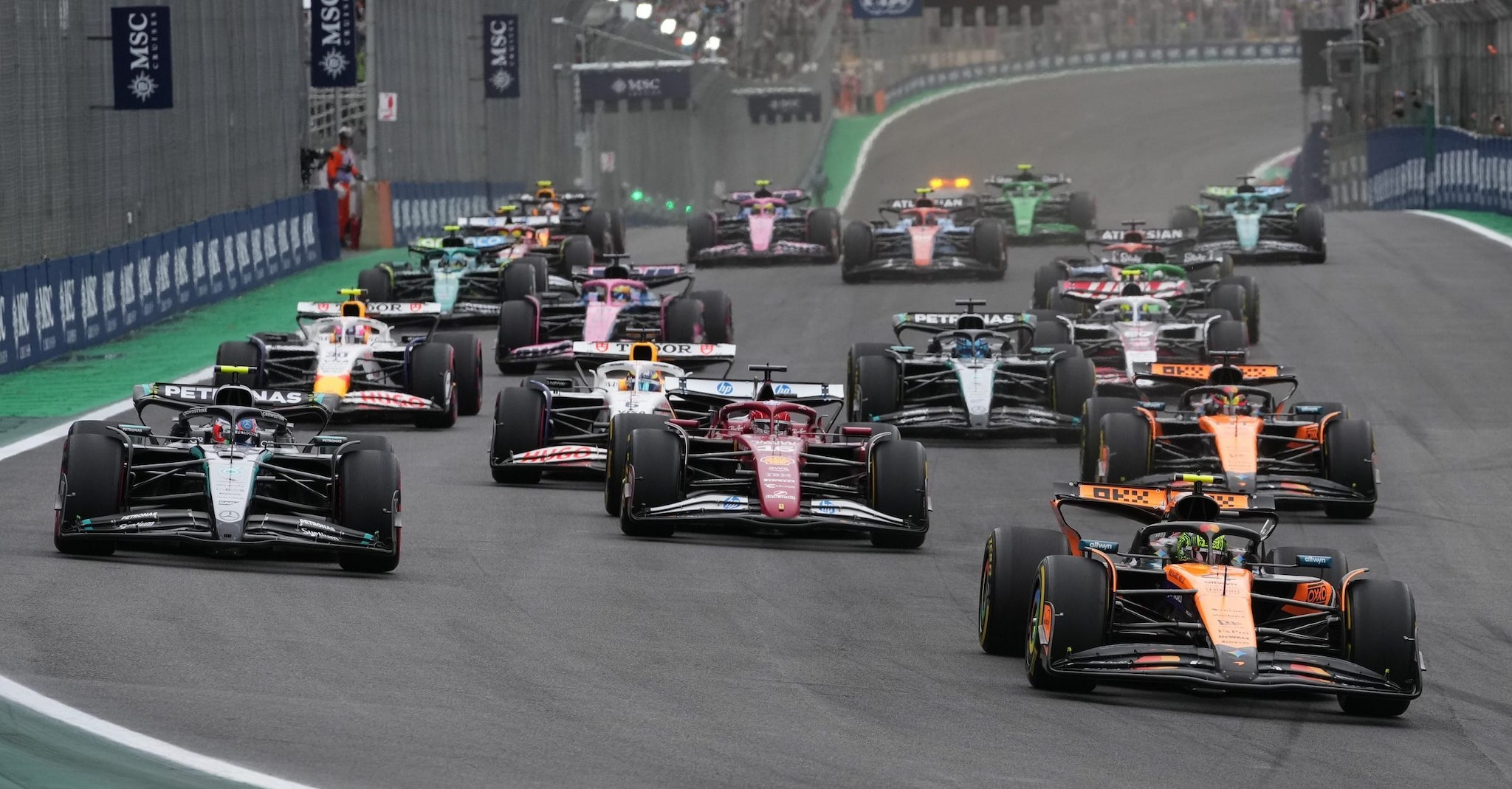Perché la FIA con le nuove regole della F1 vuole monoposto più colorate nel 2026