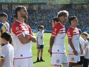 pasillo-estudiantes-rosario-central-argentina-300x225.jpg