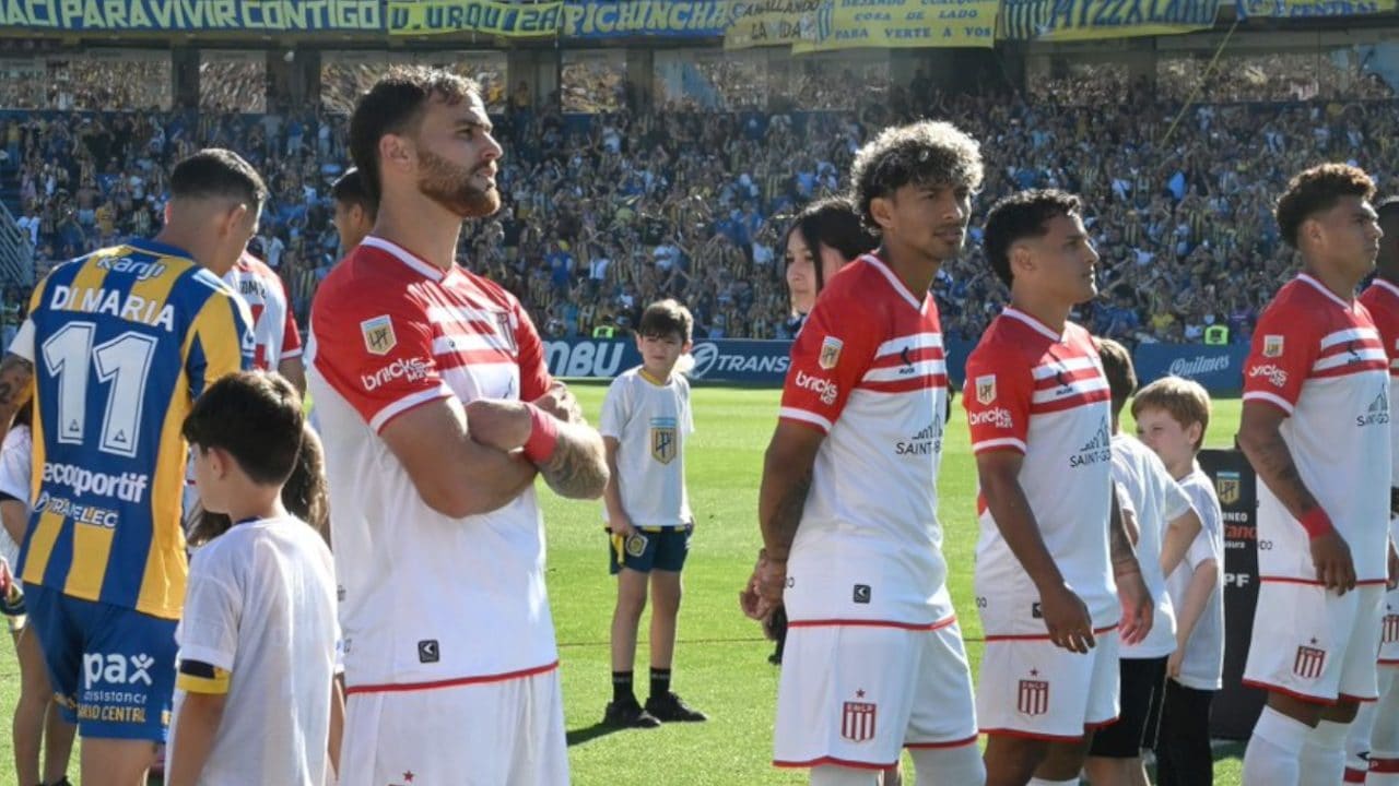 Scandalo in Argentina, rifiutano il "pasillo" agli avversari: tutti i giocatori squalificati 2 turni