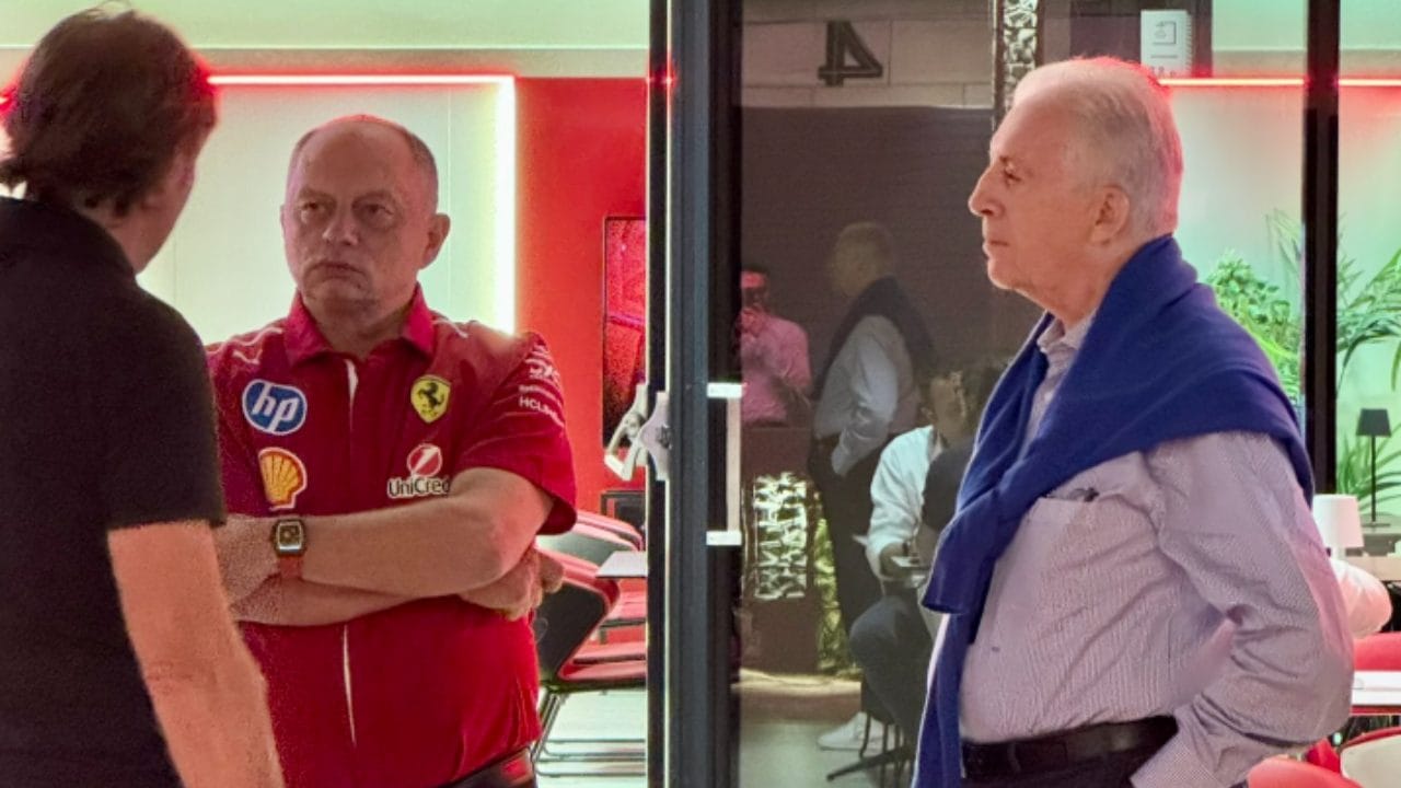 Piero Ferrari amarissimo dopo il weekend horror di Leclerc e Hamilton in Qatar: "È un pugno nello stomaco"