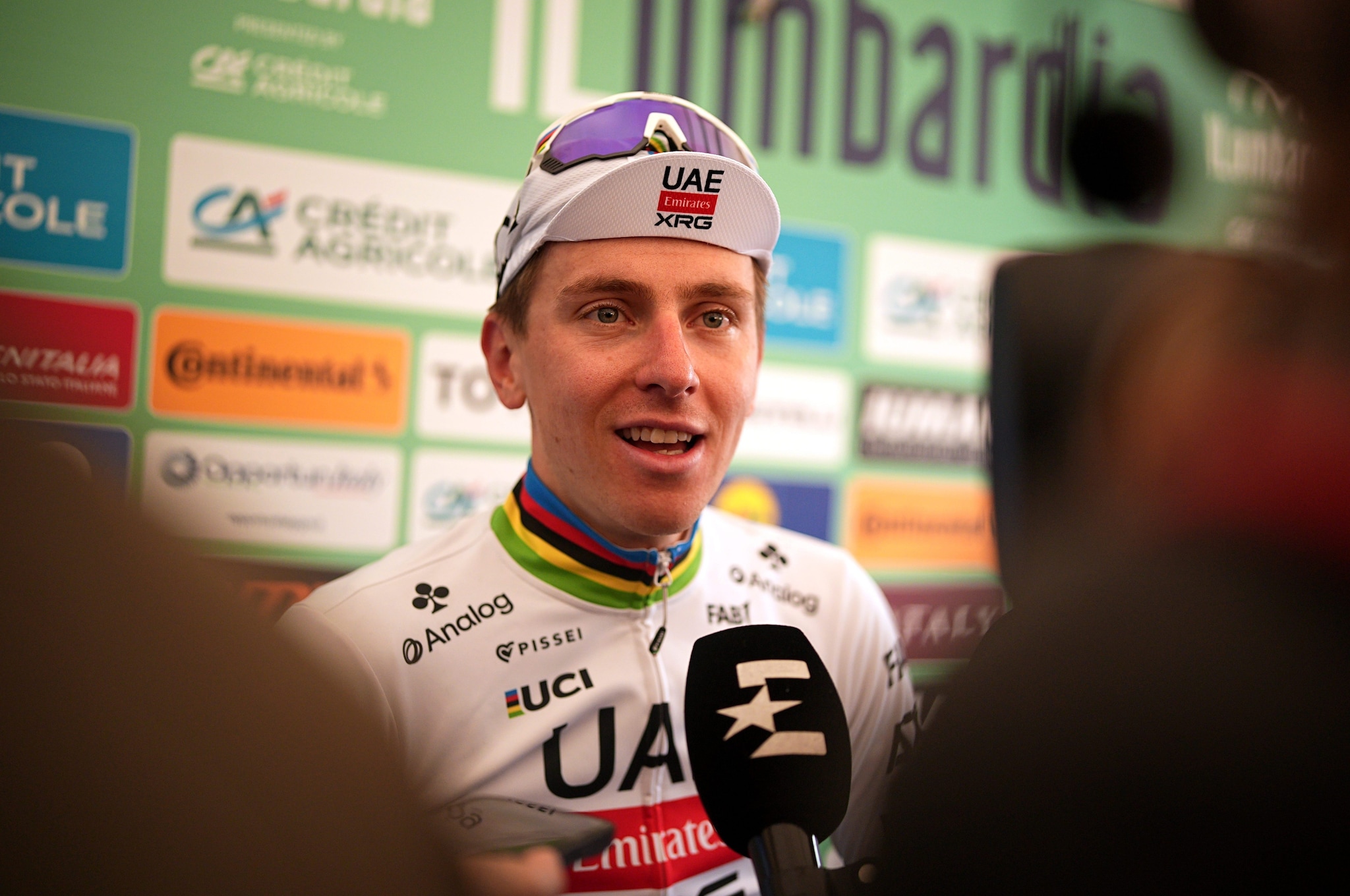 Tadej Pogacar mette a tacere le voci sul ritiro: "La strada è ancora lunga". Poi detta una data