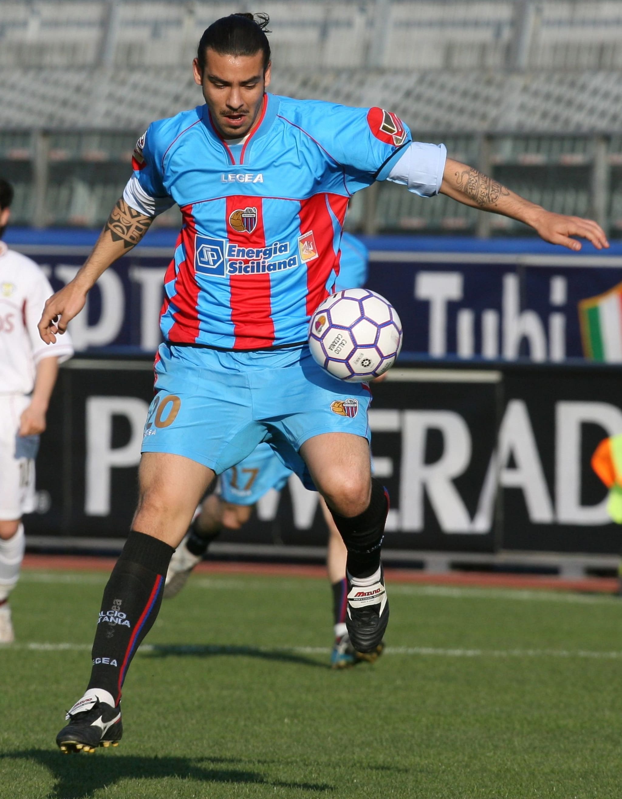 Rossini in azione con il Catania.