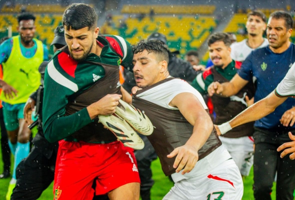 A fine gara tra Al Hilal–MC Alger, tafferugli tra giocatori in campo