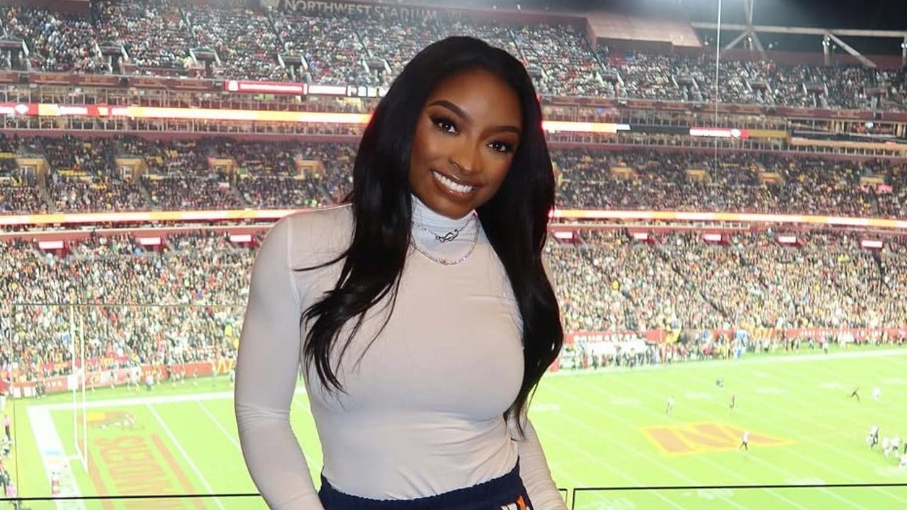 Simone Biles spiega perché si è rifatta il seno: "Non è motivo di vergogna, questo conta davvero"