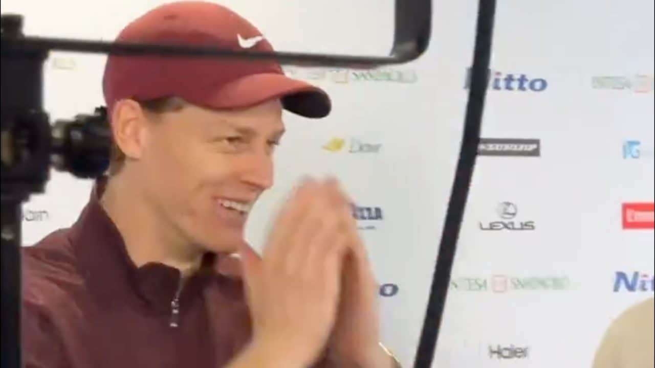 Sinner sorprende facendo la sua prima intervista in spagnolo: "Ho sudato". Il risultato è notevole