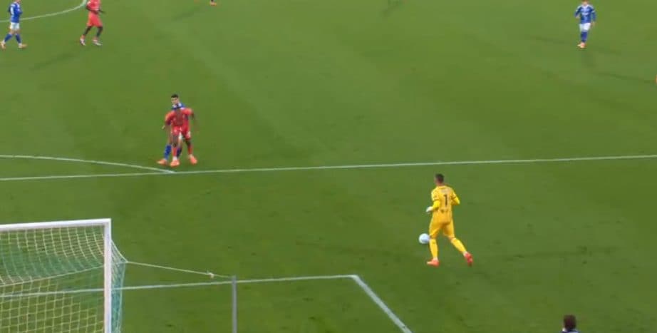 Il colpo di Morata sulla schiena di Mina.