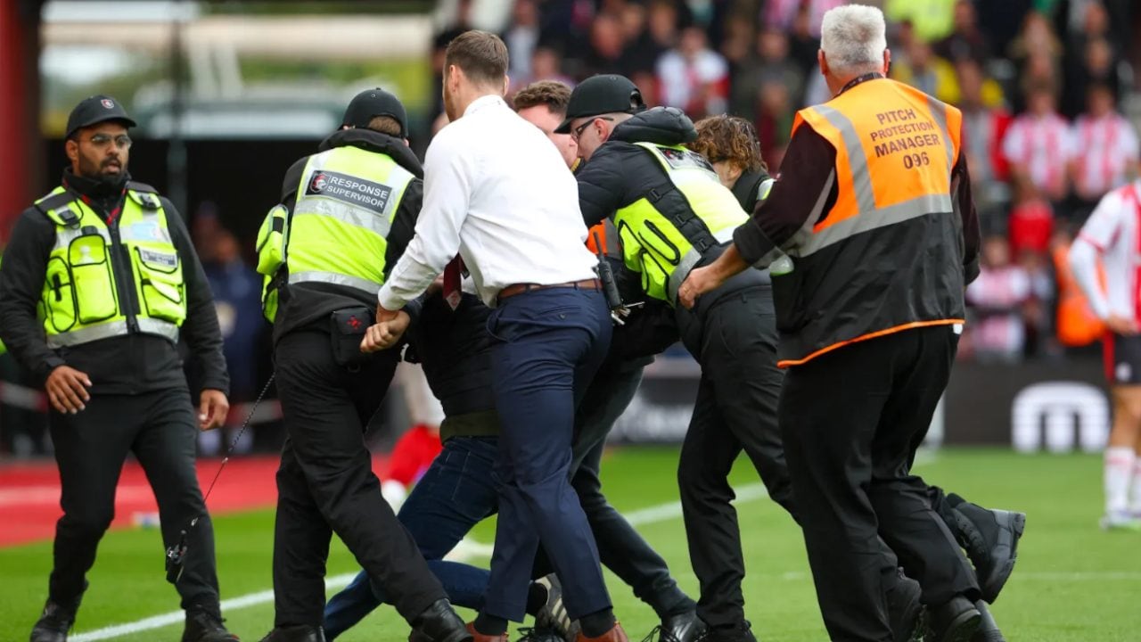 Due tifosi si travestirono da stewards per assistere a Southampton-Portsmouth: è finita malissimo