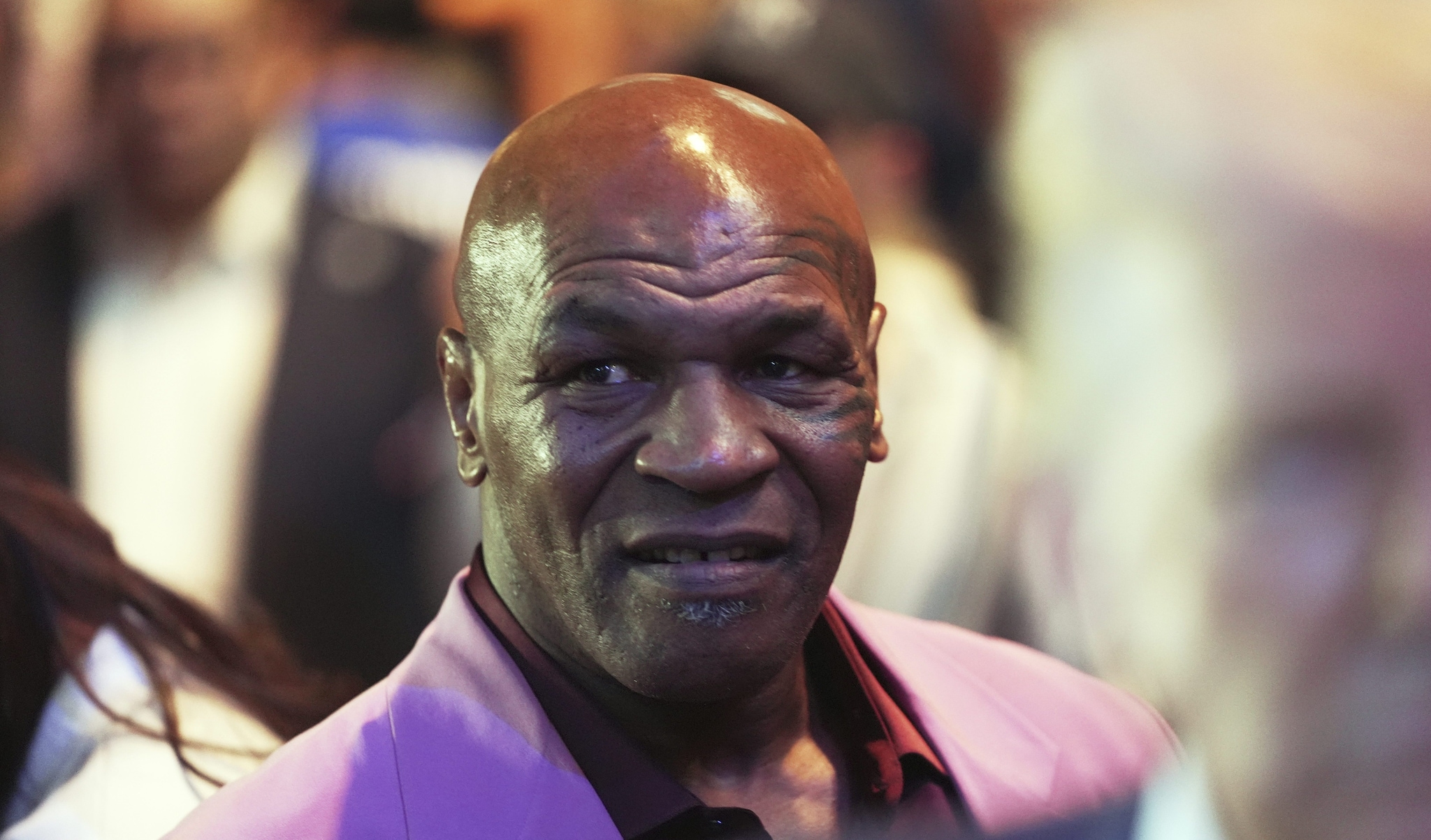 Mike Tyson e la malattia ai piedi: "Sembra che le dita siano esplose. Nessuna crema può aiutarmi"