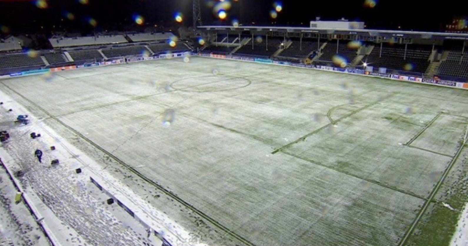 Le condizioni del campo prima della partita