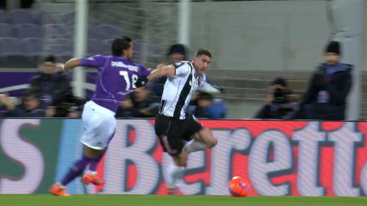 I dubbi sul rigore tolto alla Juve per il fallo su Vlahovic: "Una forzatura del protocollo"